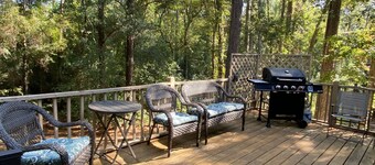 Donna’s Charm: 3 bedroom/king suite/pools/golf