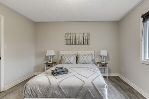 4 bedrooms, iron/ironing board, WiFi, bed sheets