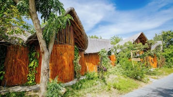 Sauna, steam room, body treatments, hot stone massages