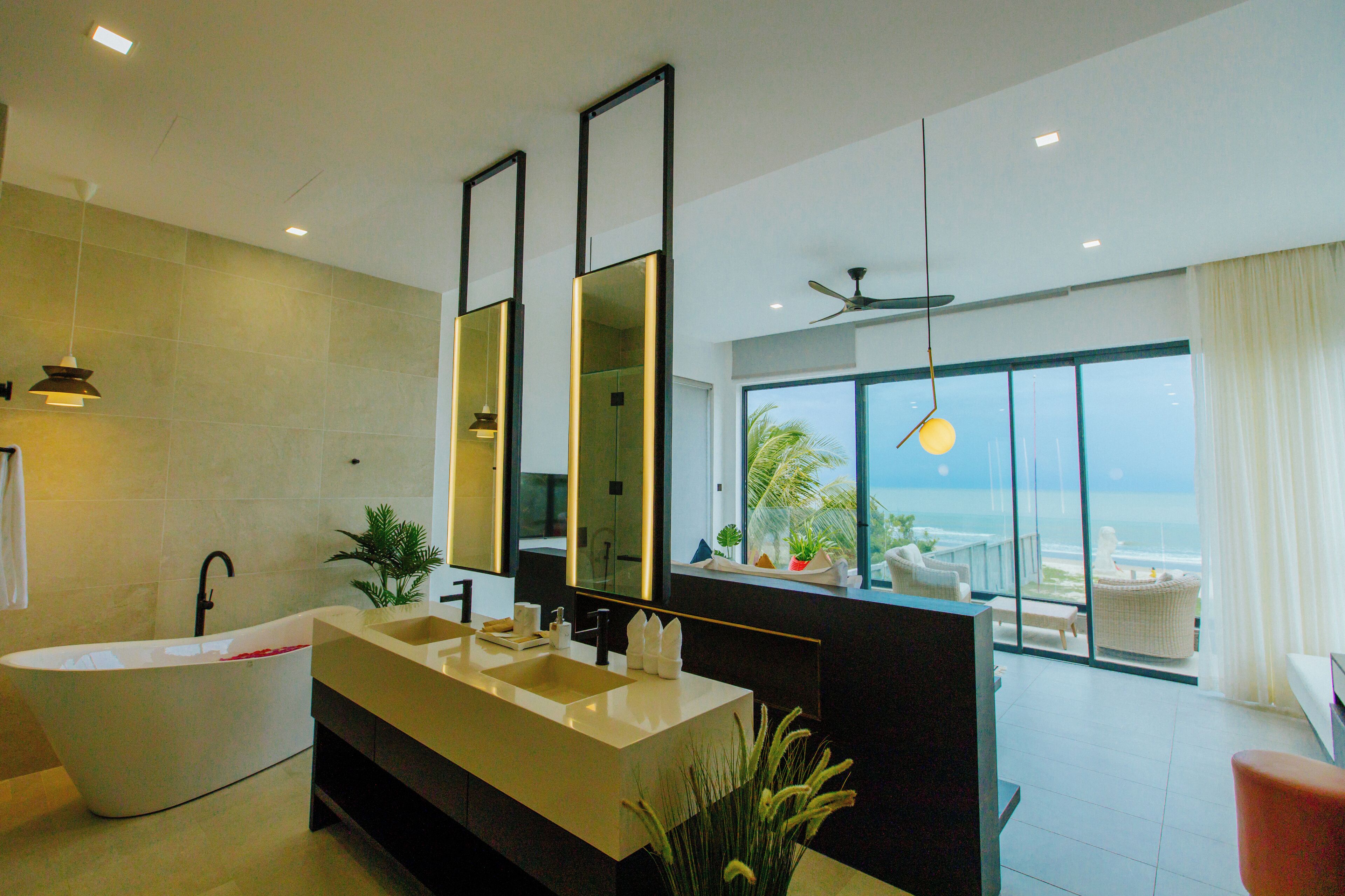 Biệt thự, 2 phòng ngủ, quang cảnh biển (Three Bedroom Villa with Private Pool) | Bộ đồ giường cao cấp, nệm cao su hoạt tính (memory foam), minibar 