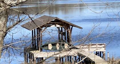 Lakefront- Private Dock w/ Kayaks! A Fisherman's Paradise!