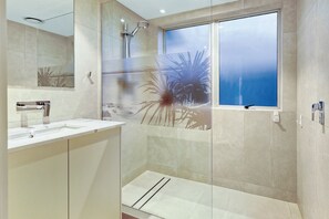 تجهيزات دش، مجففات شعر، مناشف