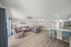 Unclassified image, 5 of 50, button