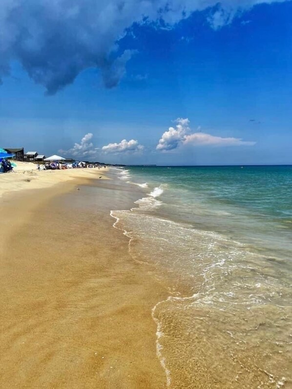 Beach nearby, sun loungers, beach towels