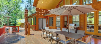 Hot Tub & Game Room: All-Season Pinetop Cabin