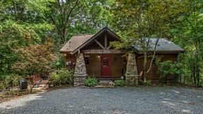 House, 4 Bedrooms | Exterior