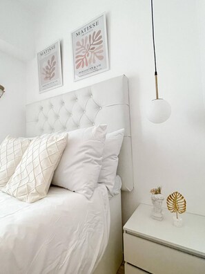 1 chambre, bureau, fer et planche à repasser, Wi-Fi gratuit