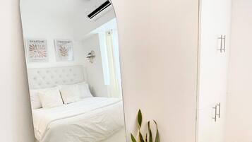 1 dormitori, escriptori, planxa i posts de planxar i wifi gratuïta