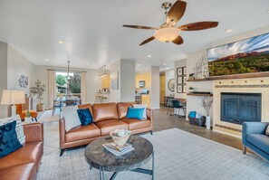 Smart TV - Experience luxury in this 3-bedroom home with stunning red rock views in Sedona. (Sedona)