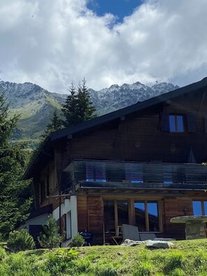 Exterior - New listing! Quiet semi-detached chalet close to ski lifts and town centre. (Verbier)