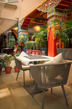 Breakfast, lunch and dinner served