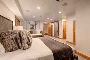 5 quartos, ferros/tábuas de passar roupa, Wi-Fi, roupa de cama