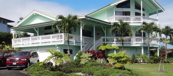 Reservations resumed Quiet hilltop location overlooking Hilo Bay.