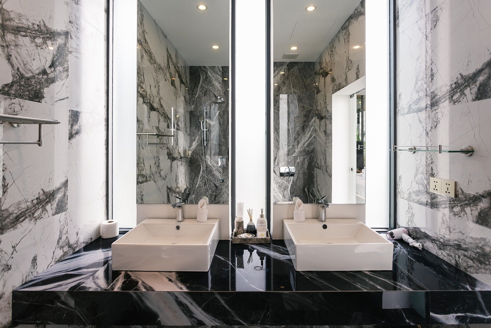 Luxury Villa, 3 Bedrooms, Non Smoking, Sea View | Bathroom | Shower, rainfall showerhead, bidet, towels