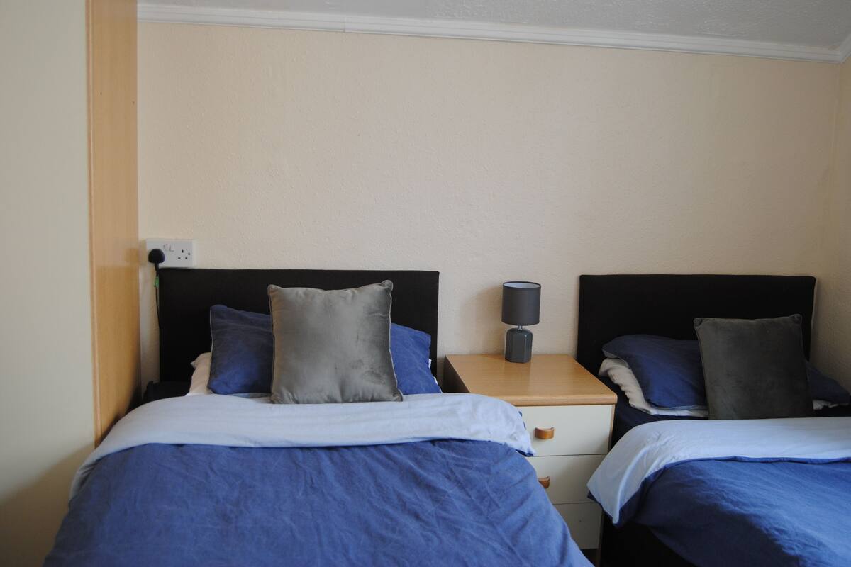 Free WiFi, bed sheets