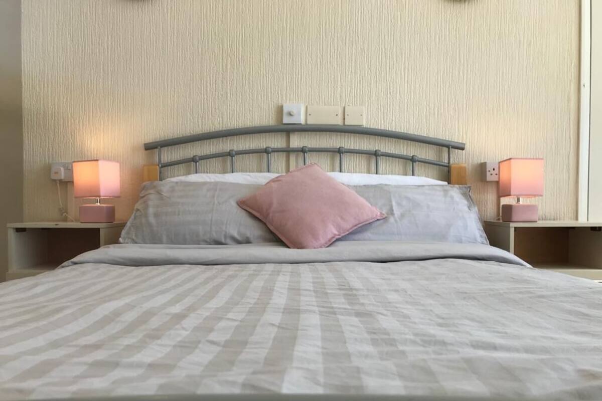 Free WiFi, bed sheets