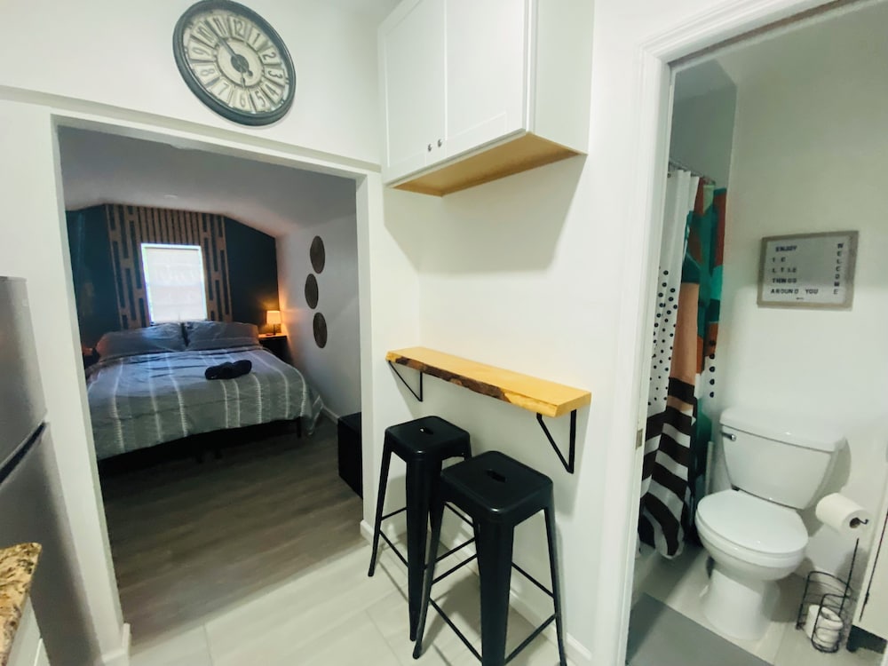 The Cozy Crash Pad: Tiny House Experience - Orlando, FL