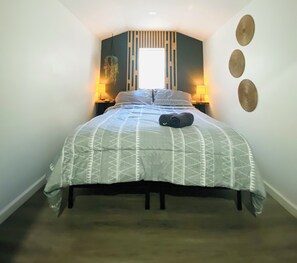 1 bedroom, iron/ironing board, free WiFi, bed sheets - The Cozy Crash Pad: Tiny House Experience (Orlando)