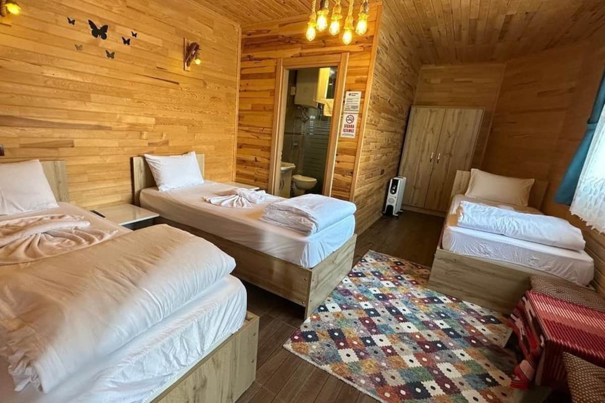 101 Triple Room | 2 habitaciones, ropa de cama de alta calidad y minibar