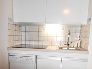 Fridge, microwave, dishwasher, coffee/tea maker