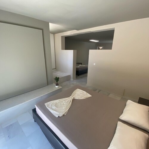 Charming 2-double Bed 1-sofa Apartment in Kineta