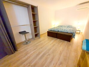 1 Schlafzimmer, Bügeleisen/Bügelbrett, kostenloses WLAN, Bettwäsche