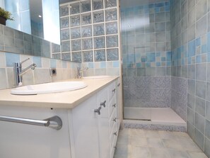 مجففات شعر، مناشف