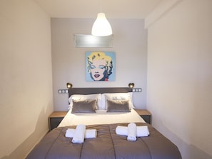 1 bedroom, WiFi, bed sheets