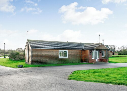 Luxury and contemporary retreat with a spacious open plan kitchen/living area.