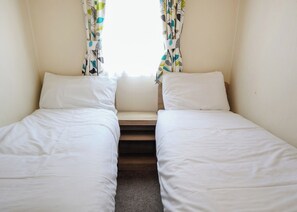 3 bedrooms - Comfortable modern 12ft-wide caravan with one double and two twin. (Mablethorpe)