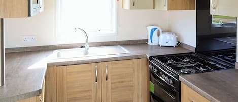 Fridge, oven, stovetop, toaster