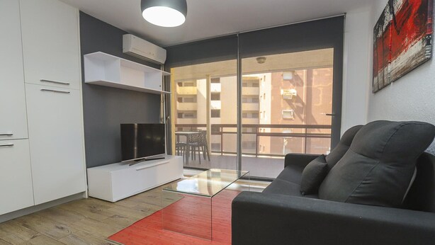 Living area - Cozy Apartment with Terrace Near Capellans Beach, Salou (Salou)