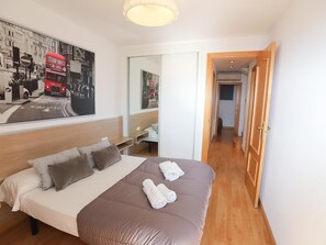 3 bedrooms, WiFi, bed sheets - DIFFERENTFLATS RUBENS (Salou)