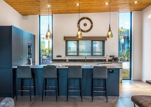 Unclassified image, 5 of 19, button