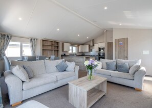 Unclassified image, 2 of 26, button