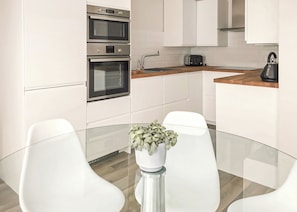 Frigorífic, forn, placa de cuina i rentaplats