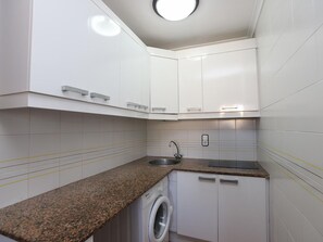 Mikrobølgeovn og kaffetrakter/tekoker