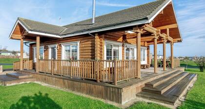 Outstanding, spacious and contemporary two storey lodge.