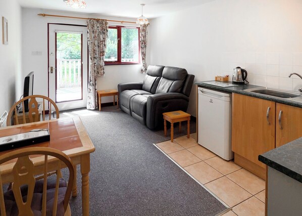 TV - Cottage with one double. (St Clears)