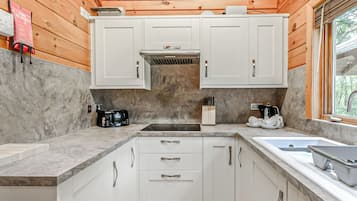 Fridge, oven, stovetop, toaster