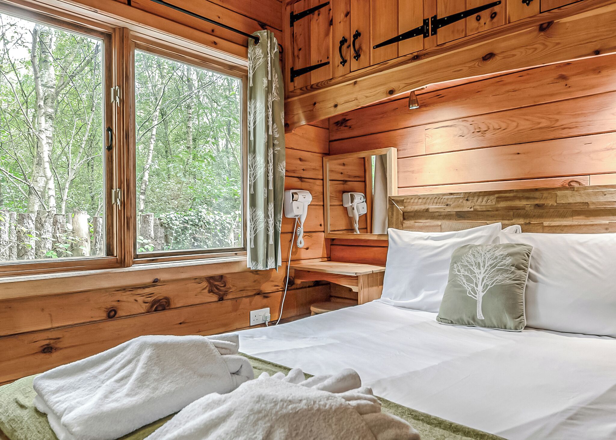 2 bedrooms