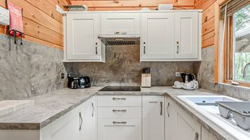 Fridge, oven, stovetop, toaster