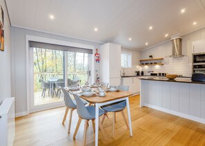 Dining - 2 bedroom accommodation in Haddon (Haddon)