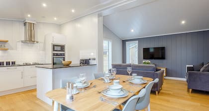 2 bedroom accommodation in Haddon