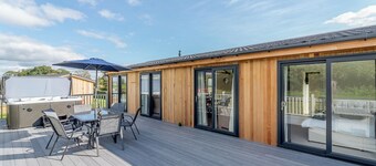 2 bedroom accommodation in Tetchill