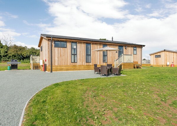 Exterior - 2 bedroom accommodation in Tetchill (Tetchill)