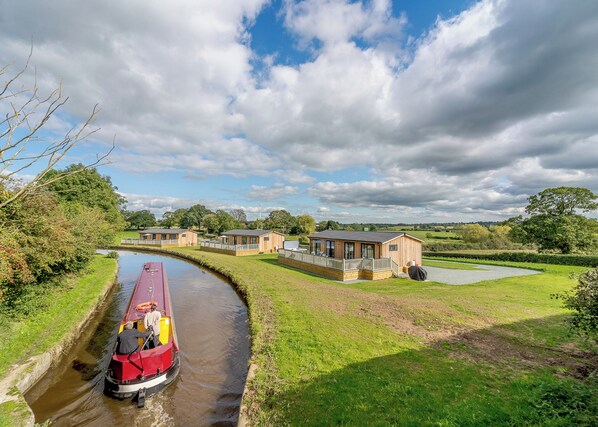 Unclassified image, 1 of 20, button