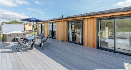 2 bedroom accommodation in Tetchill