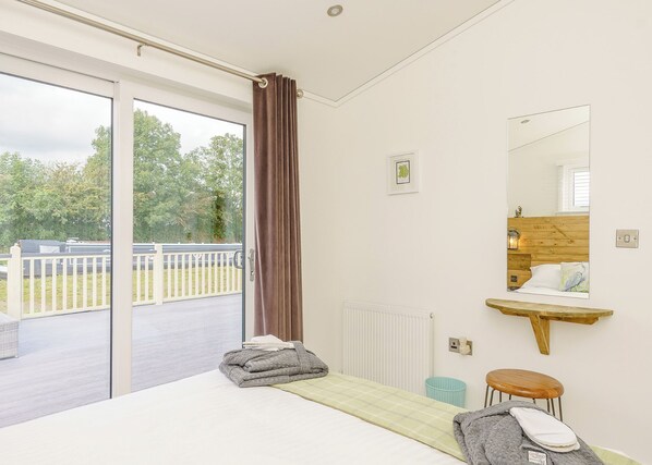 2 bedrooms, free WiFi - 2 bedroom accommodation in Tetchill (Tetchill)