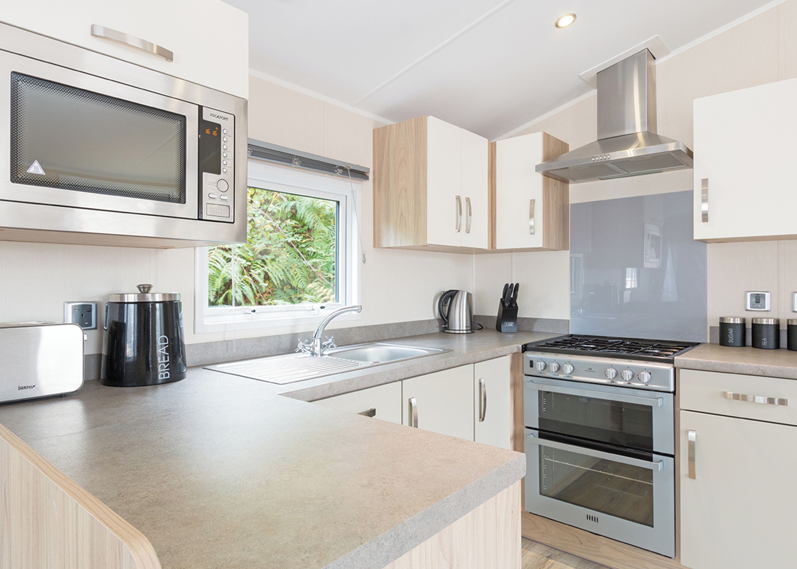 Fridge, oven, stovetop, toaster